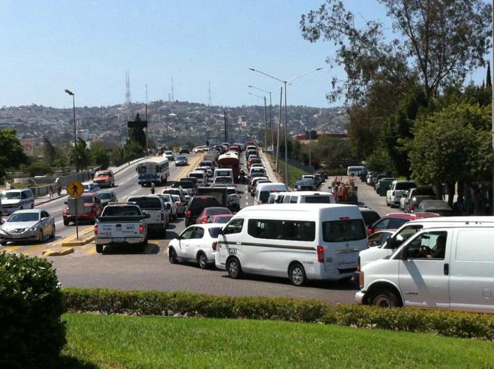 Colapsa tráfico en Tijuana.