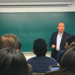 VIDEO- Felipe Calderón da una clase en el ITAM y lo hacen memes