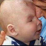 bebé-sin-ojos-adopción (3)