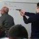 pistola, clase, alumno, docente, argentina