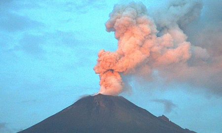 Popocatépetl, erupción, volcán, México, fragmentos incandescentes, actividad volcánica