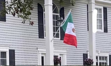 Familia, amenaza, bandera de México, EEUU, Carolina del Norte, racismo