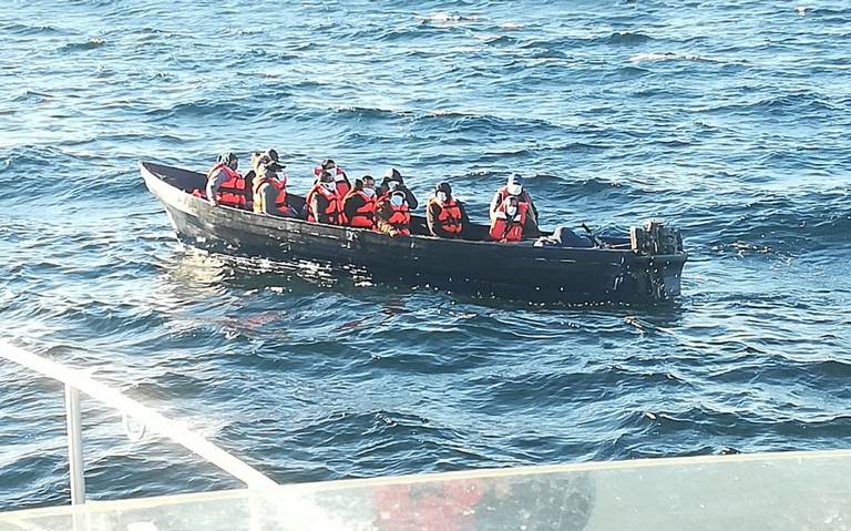 SEMAR, embarcación, rescate, migrantes