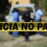 Hallan cuatro cuerpos con disparos y mensaje intimidatorio en Mazatlán