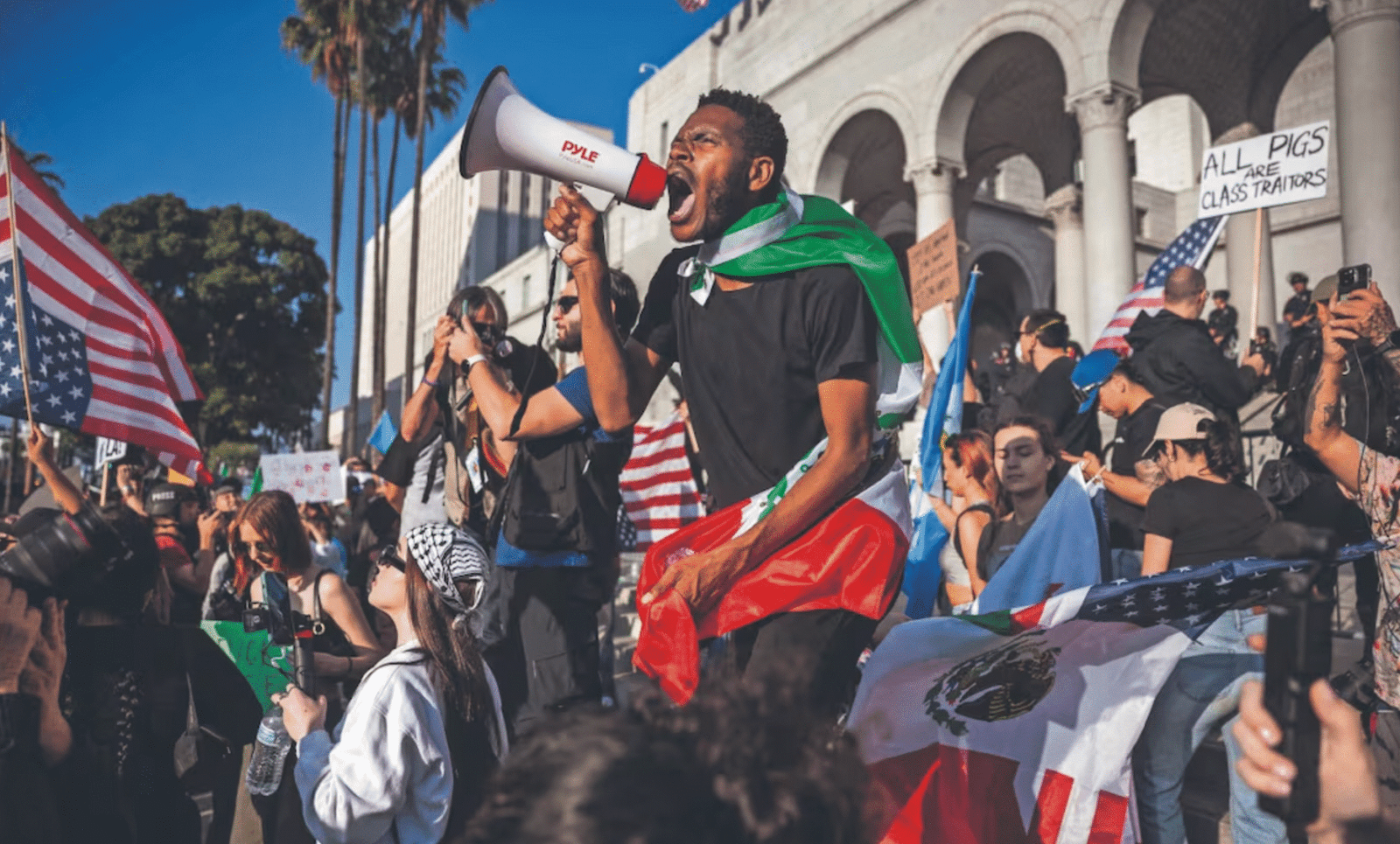 El gobierno de Trump inició la difusión oficial de un cartel que llama a la ciudadanía a denunciar a los migrantes ilegales.