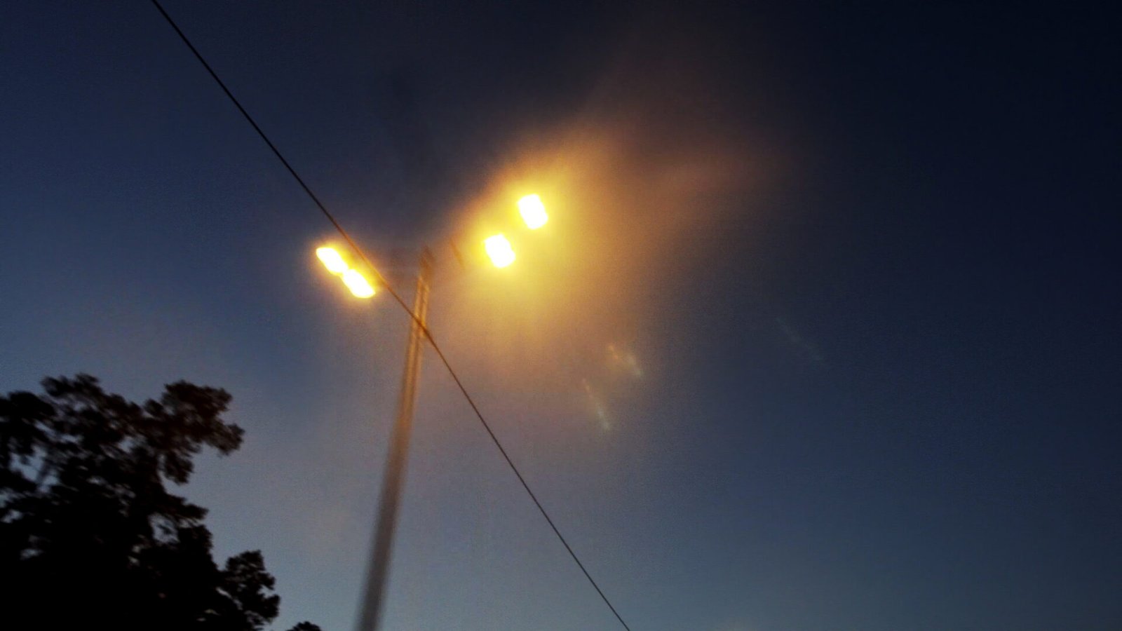 Gobierno de Tijuana firma contrato millonario por renta de luminarias