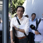 Marx Arriaga deja la SEP tras 99 horas atrincherado