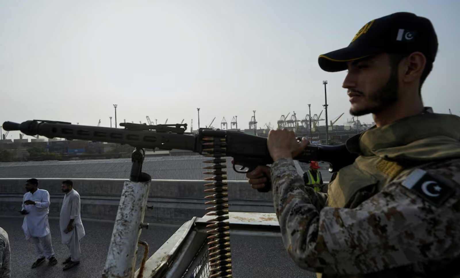 Pakistán declara guerra abierta a Afganistán