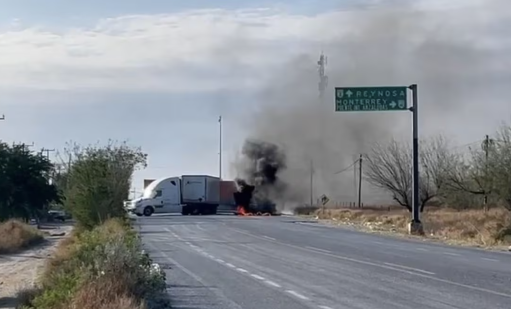 Violencia y bloqueos en BC y 8 estados tras muerte de “El Mencho”