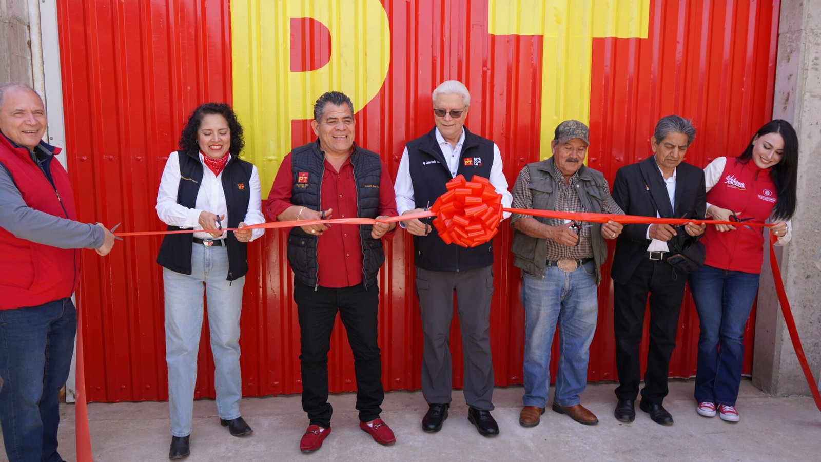 Inaugura PT sus nuevas oficinas municipales en San Quintín