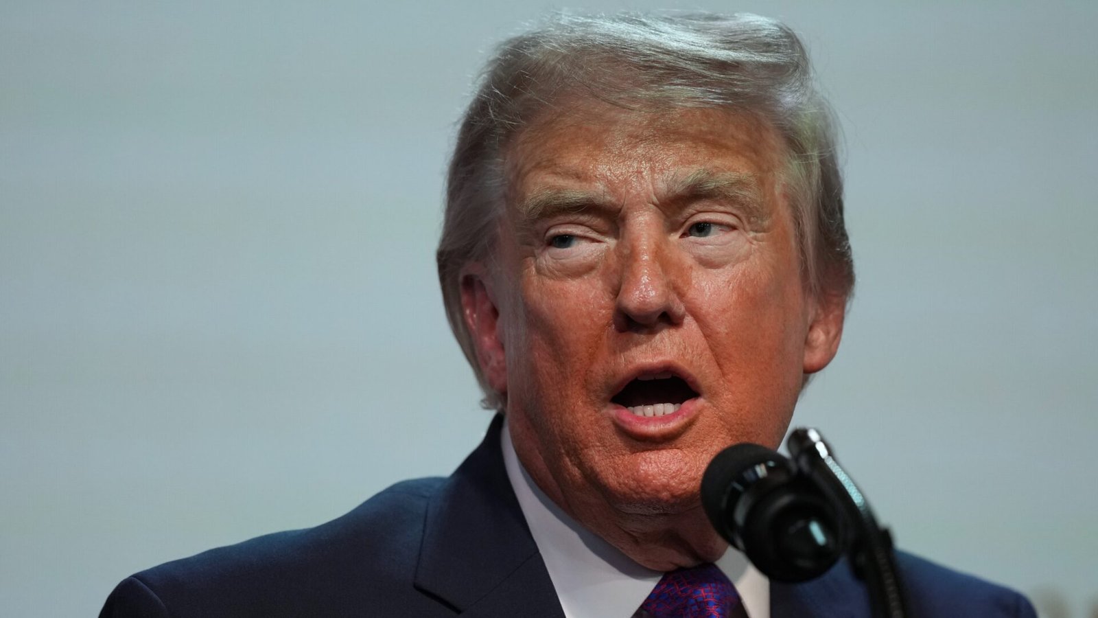 Sheinbaum descarta riesgo inmediato para remesas tras nuevas medidas de Trump