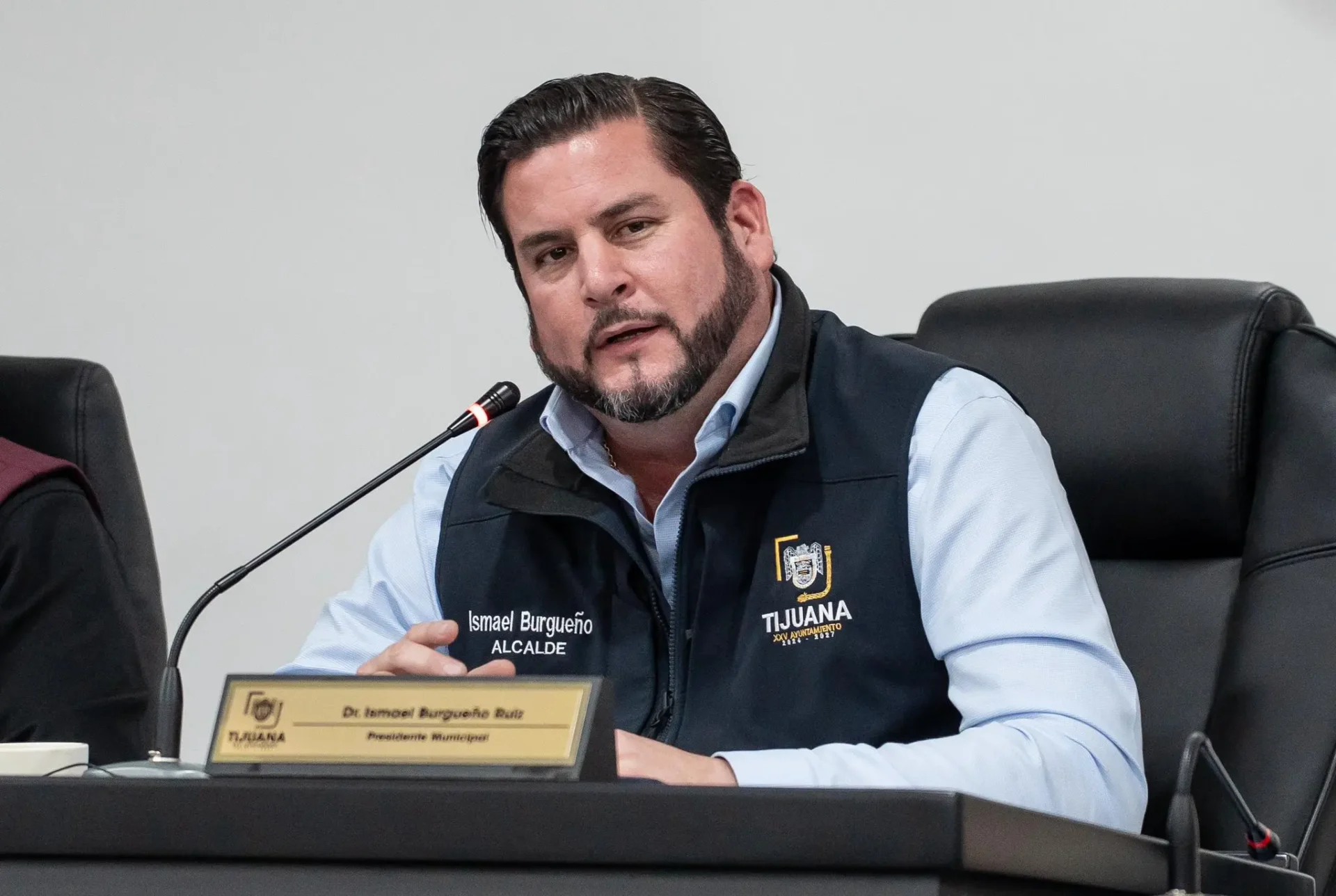 Burgueño niega acuerdo para pagar mil 400 mdp por el SITT